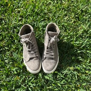 Steve Madden Taupe Zip Up Shoes Size 6.5